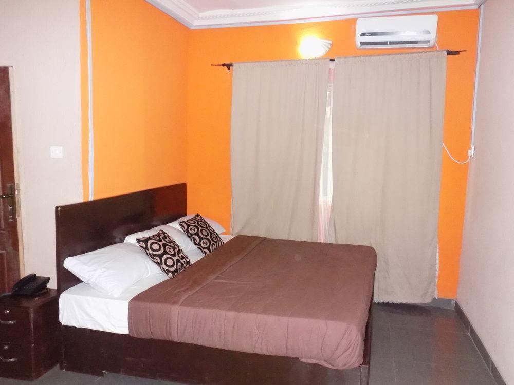 Posh Apartments And Hotel Ikeja Exterior foto