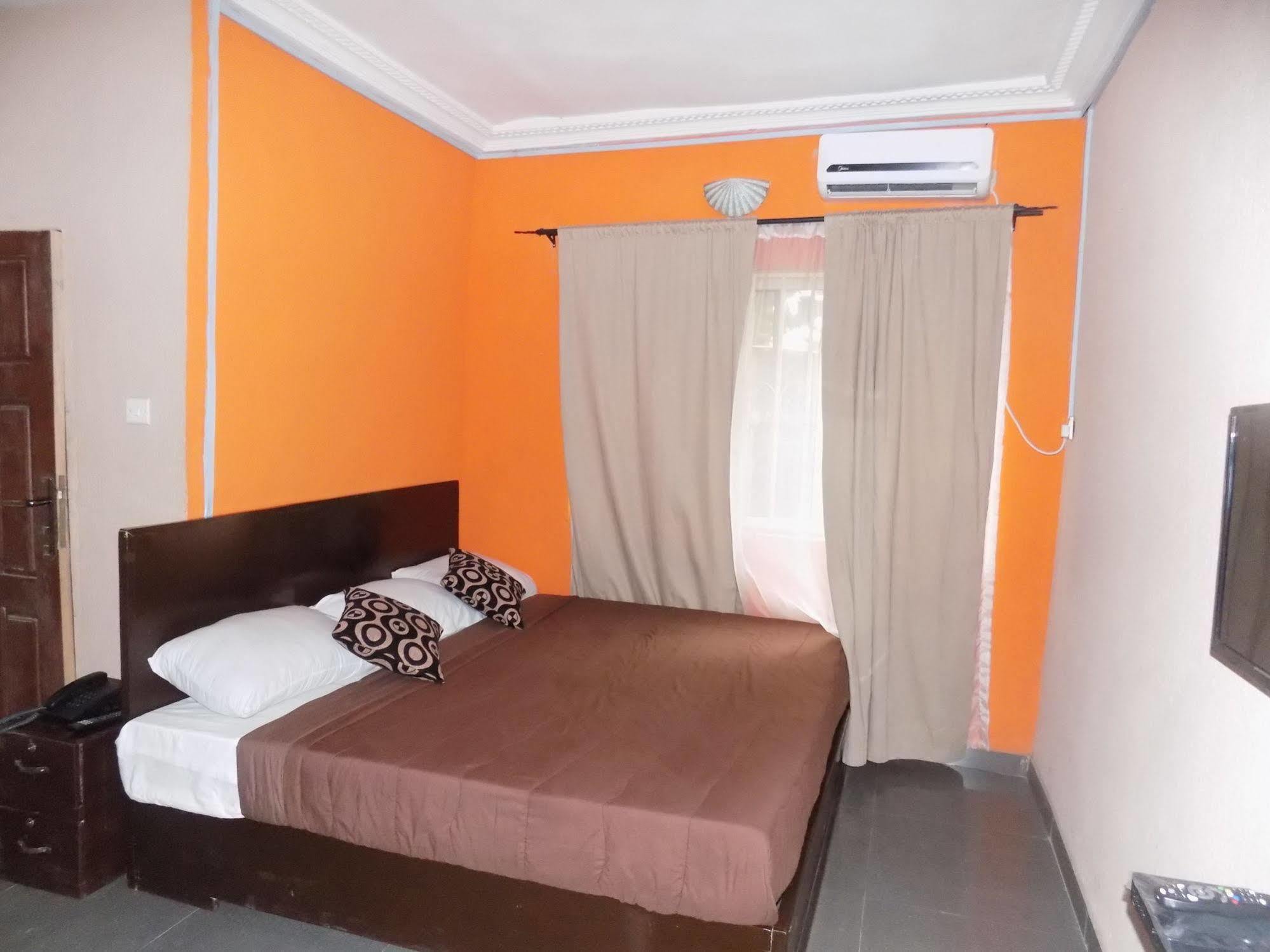Posh Apartments And Hotel Ikeja Exterior foto